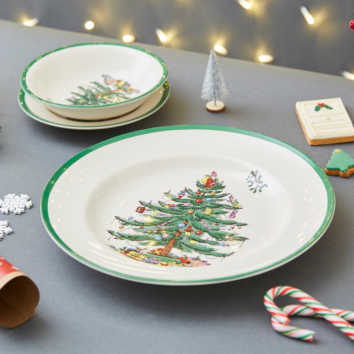 Christmas Tree Set of 4 Dinner Plates image number null