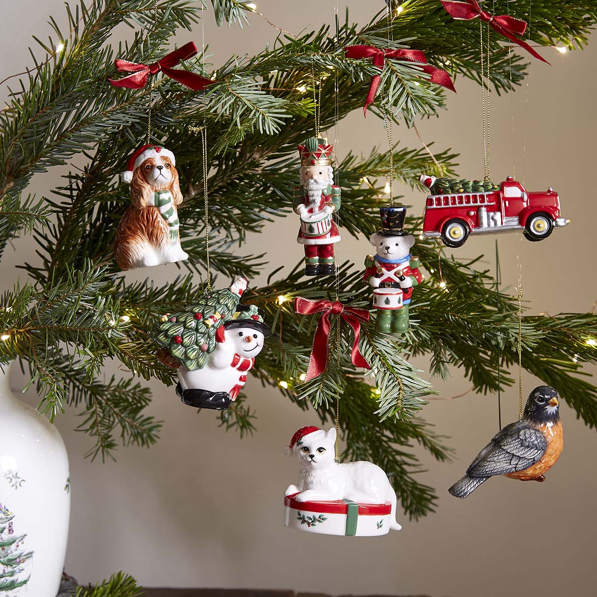 Christmas Tree Robin Ornament image number null