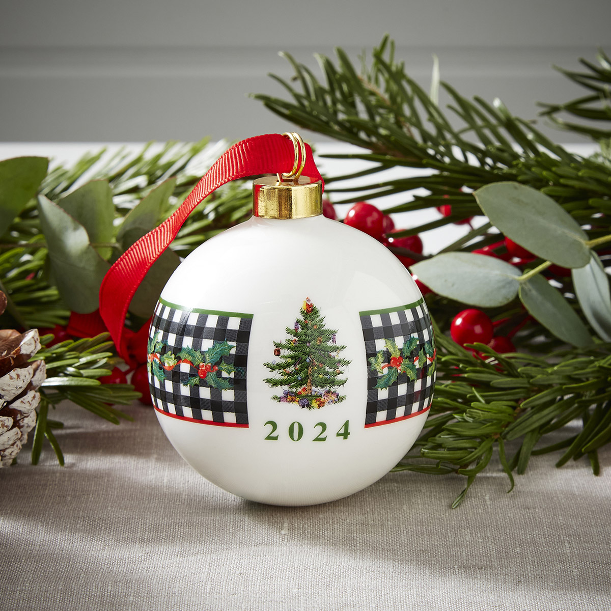 Christmas Tree 2024 Annual Collector Bauble image number null