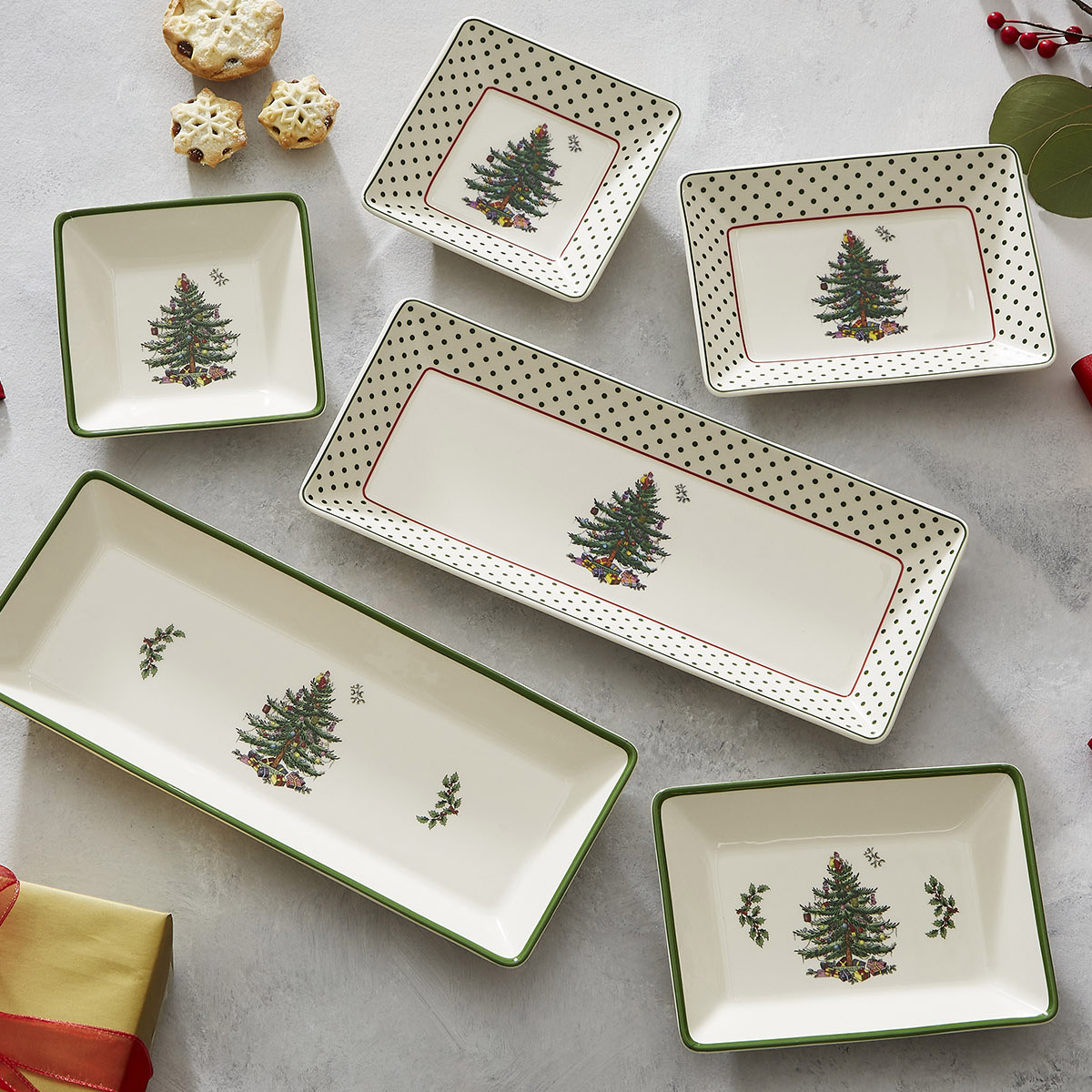 Christmas Tree Polka Dot 3 Piece Nesting Tray image number null